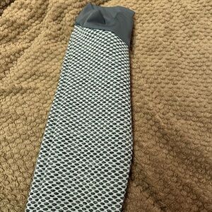 Gray and White Mesh Sleeve